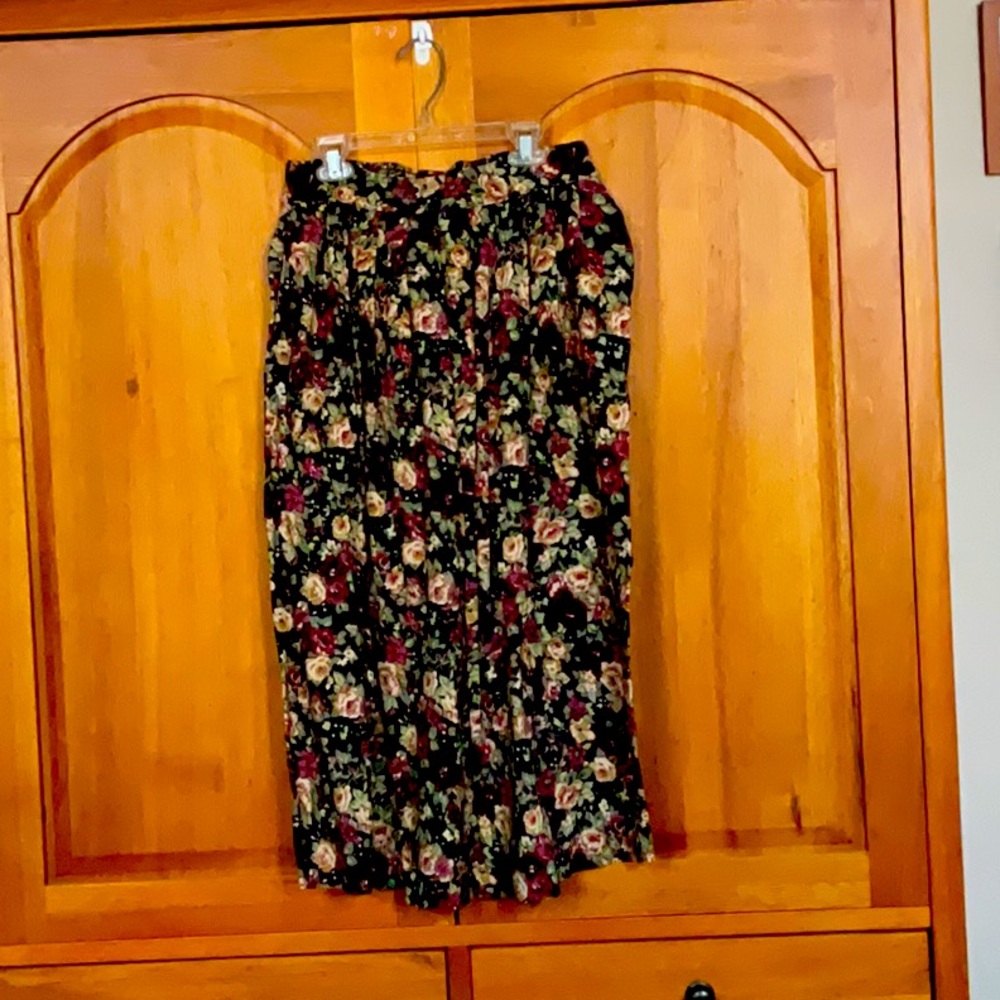 Briggs New York full long skirt.  Size 12.